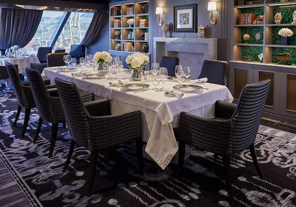 Regent Seven Seas Cruises - Seven Seas Splendor - The Study.jpg